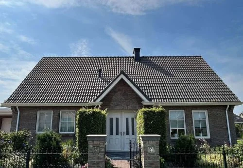 Dakreiniging 7 Dak-reinigen-Friesland-na-e1725896158401-r0br5nepmmzl0y5ts0zcoxq5su1prml29b3q8f95e6
