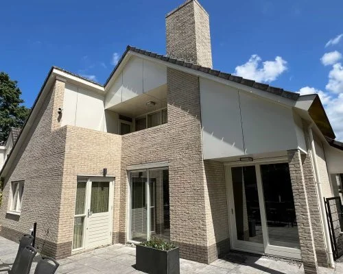 Gevelreiniging-Stoom-witte-baksteen-na-qtt3aqlis5po2z0vbiu9rpxclyyulfm7mlju2nfkio